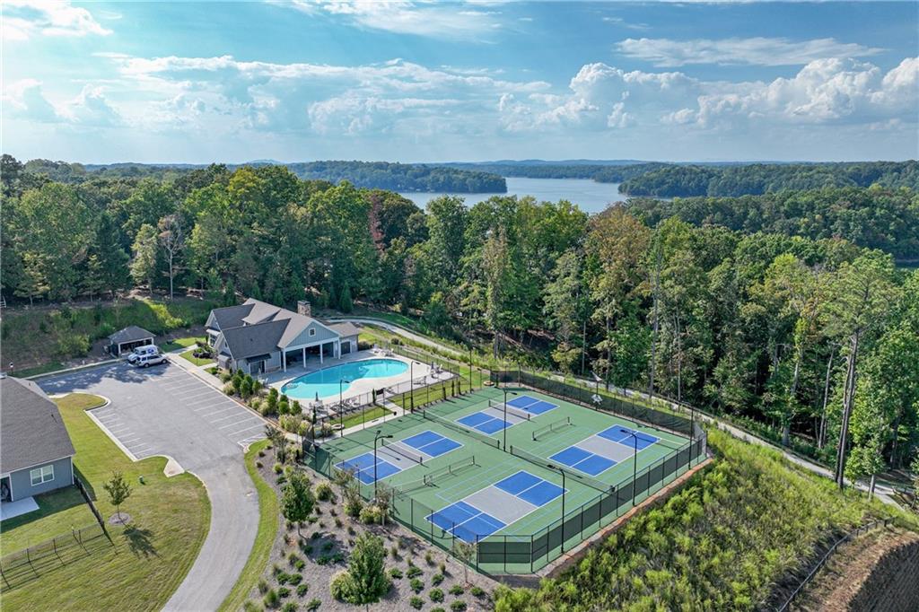 5255 Noble Oak Cove
