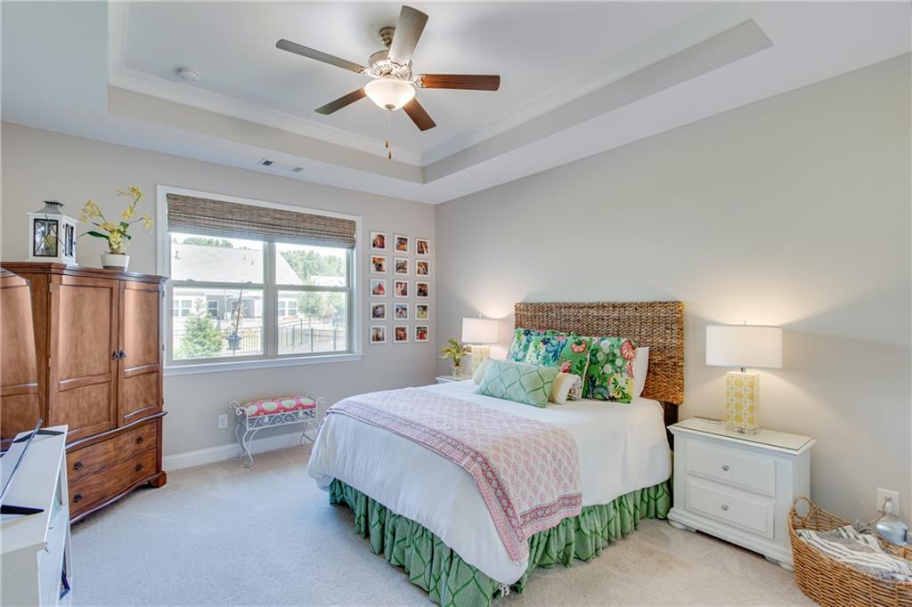 5255 Noble Oak Cove