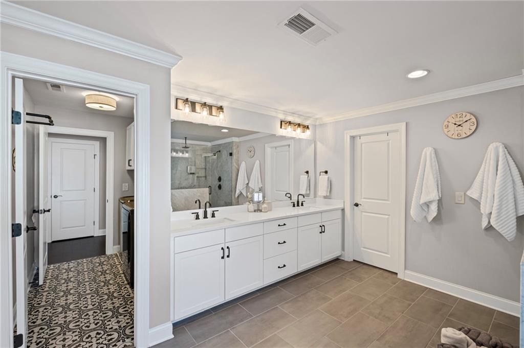 330 Peninsula Point