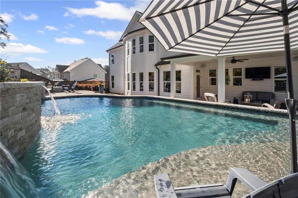 330 Peninsula Point