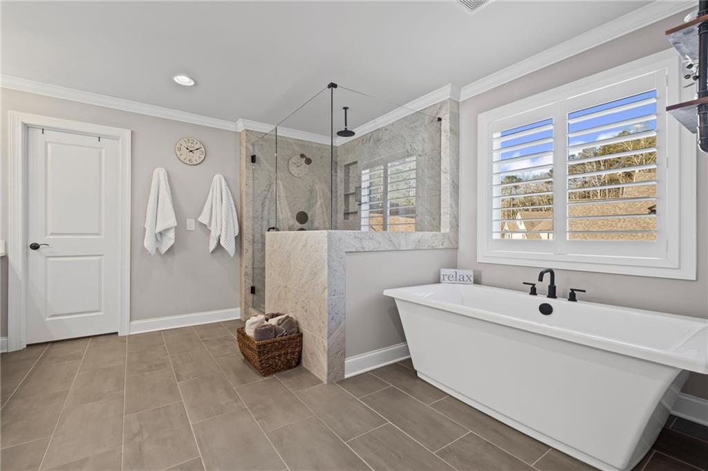 330 Peninsula Point