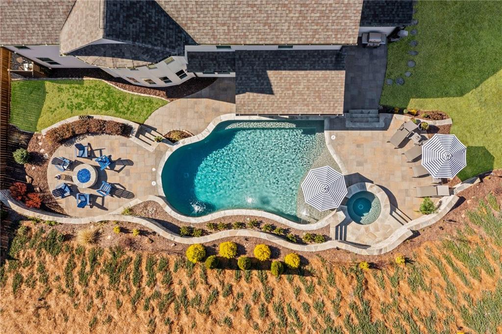 330 Peninsula Point