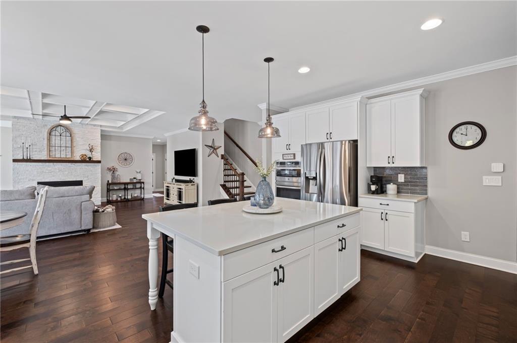 330 Peninsula Point