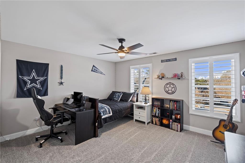 330 Peninsula Point
