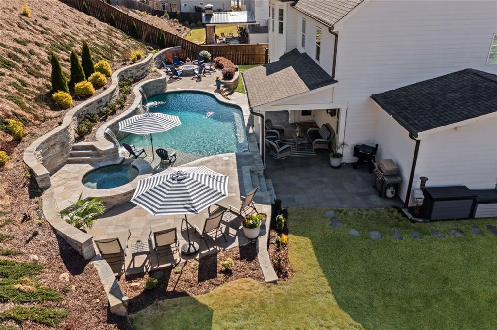 330 Peninsula Point