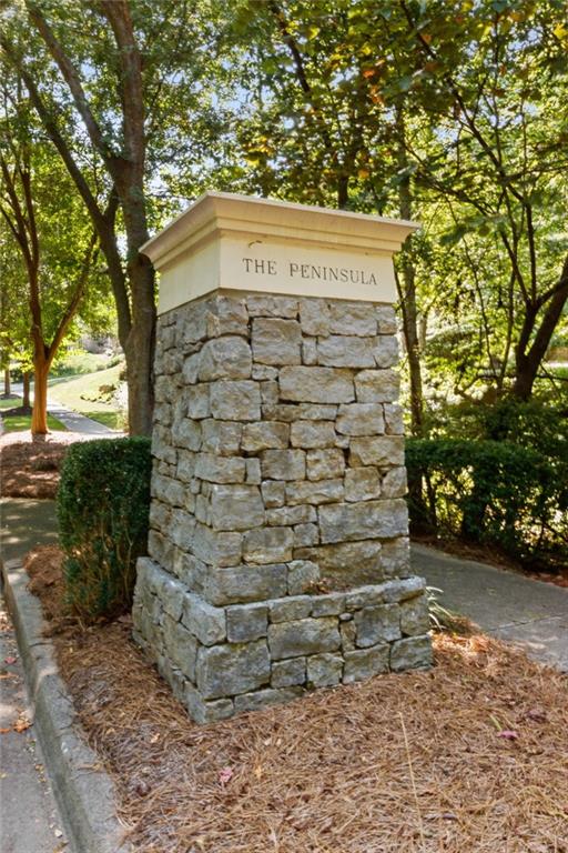 330 Peninsula Point
