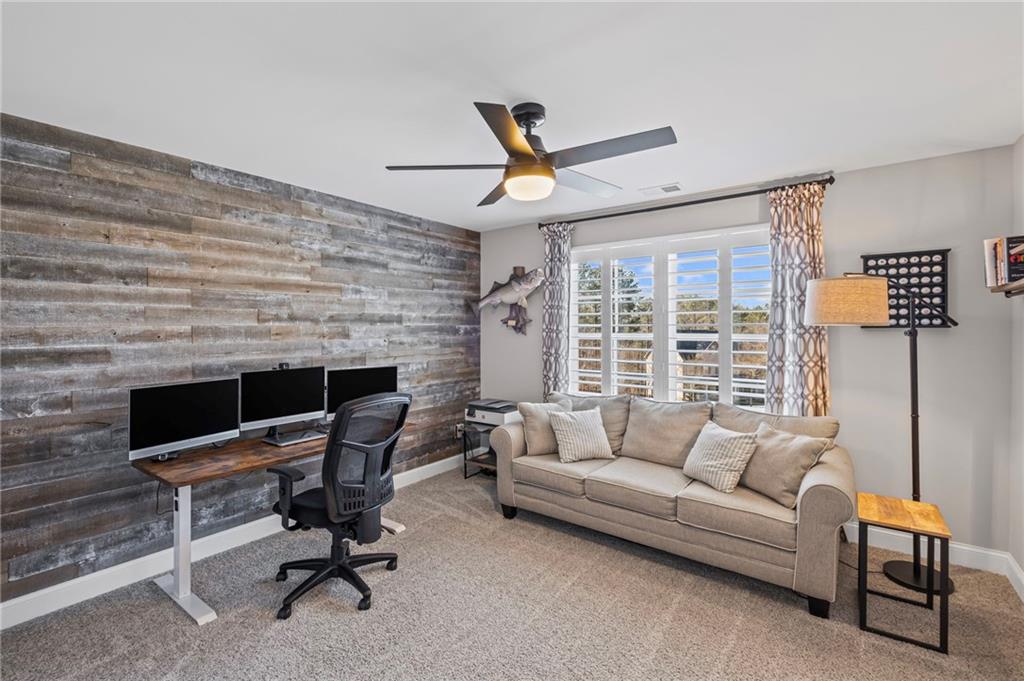 330 Peninsula Point