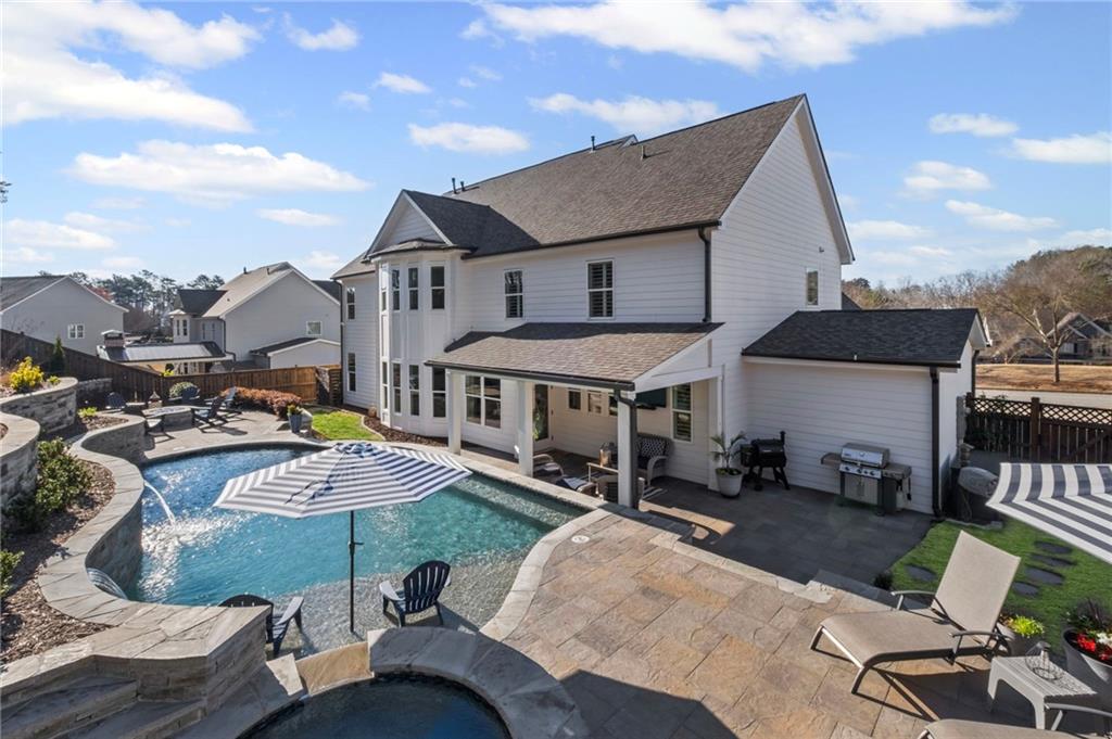 330 Peninsula Point