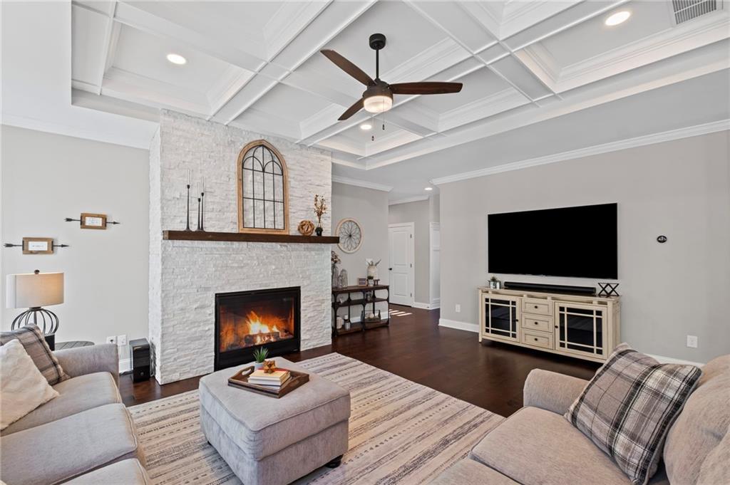 330 Peninsula Point