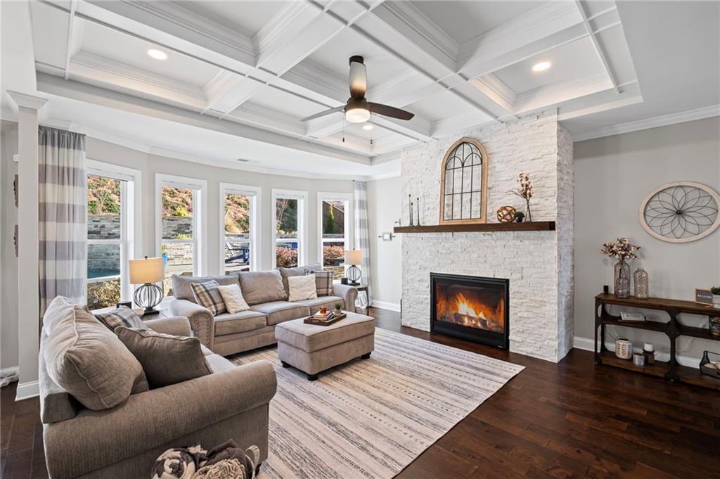 330 Peninsula Point