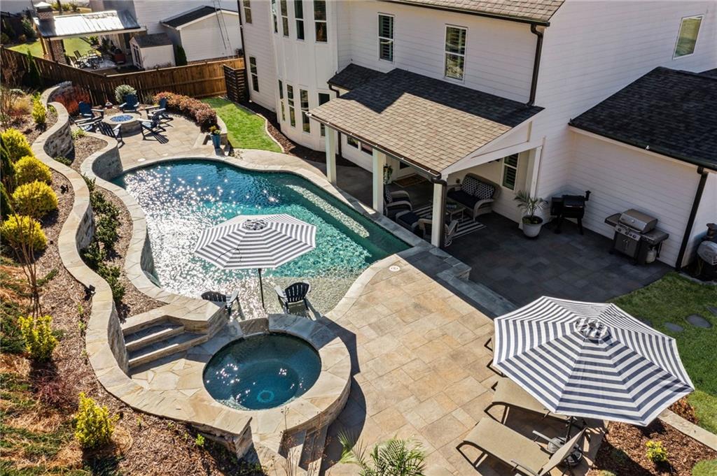 330 Peninsula Point