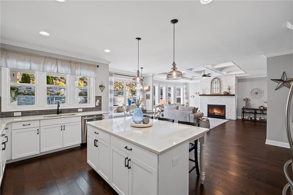 330 Peninsula Point