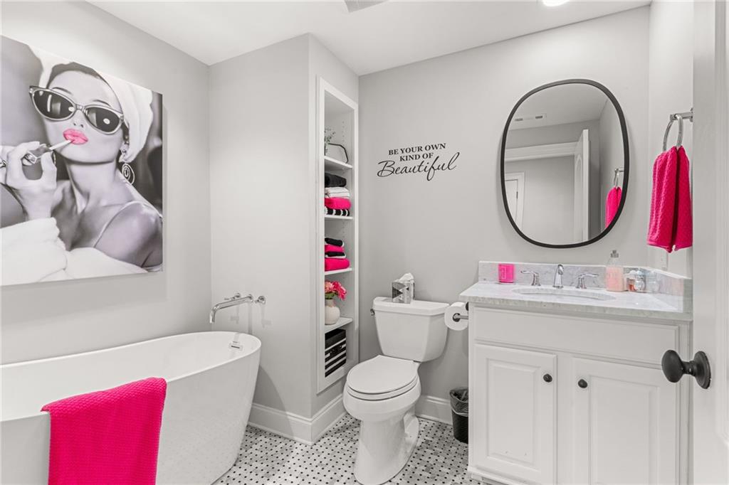 3215 Oxleas Court