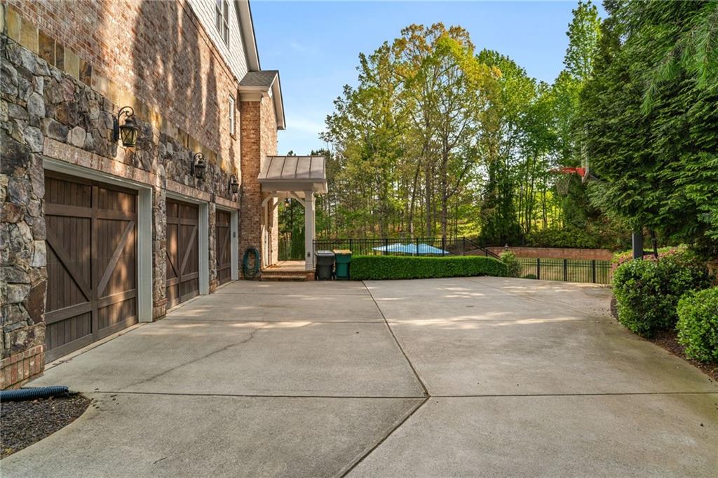 3215 Oxleas Court