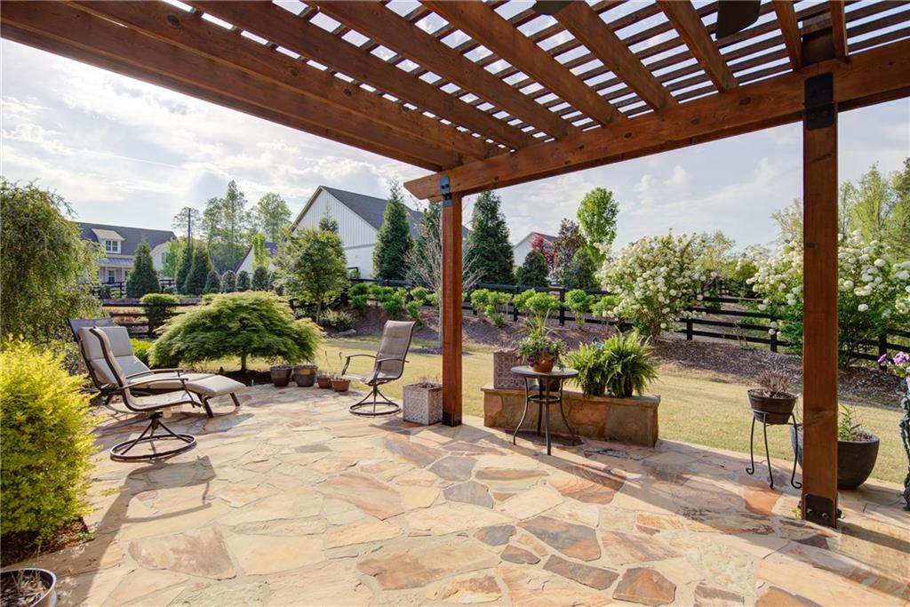 130 WAVERLY Drive