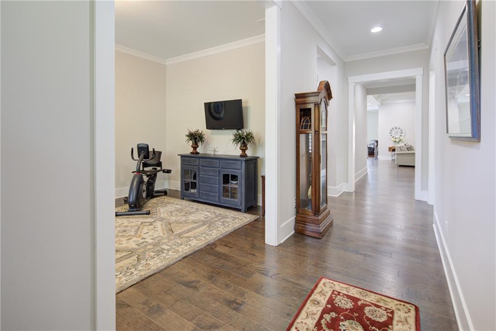 130 WAVERLY Drive