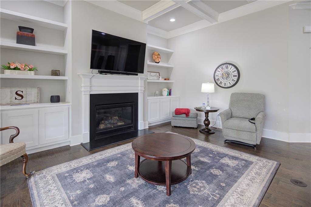 130 WAVERLY Drive