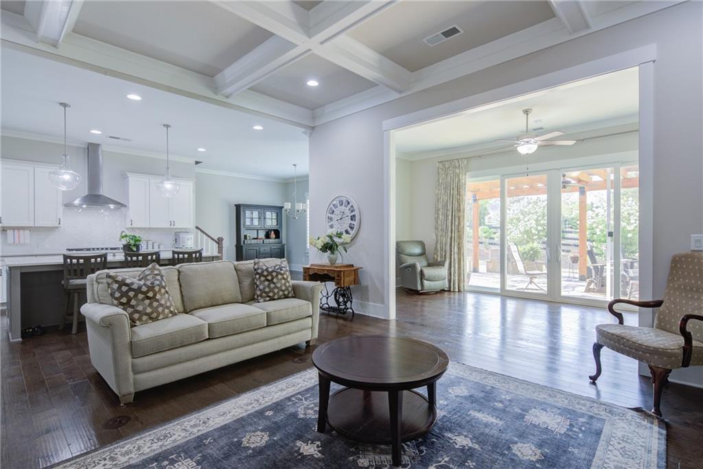 130 WAVERLY Drive