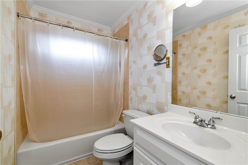 5309 Davenport Manor