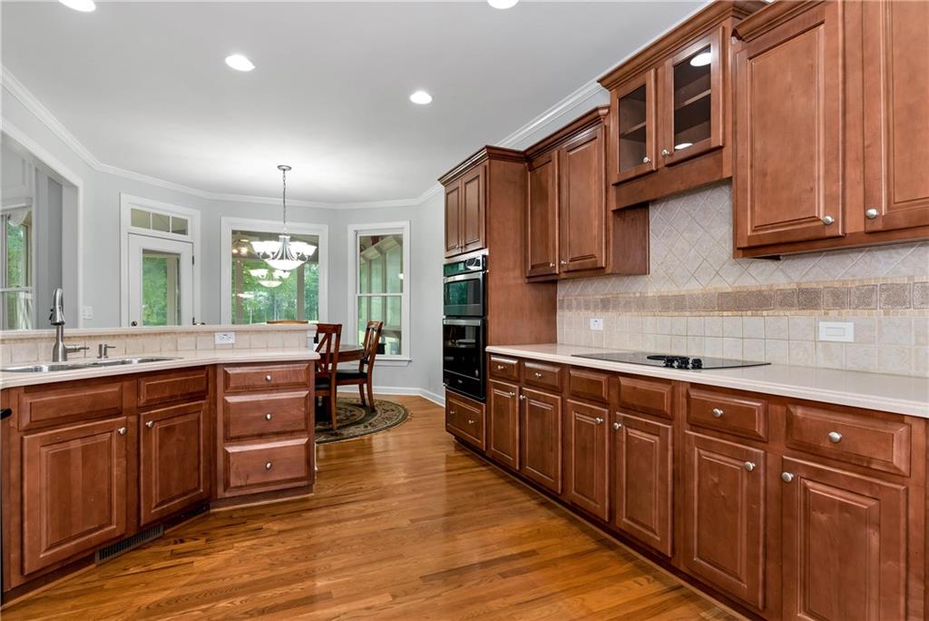 5309 Davenport Manor