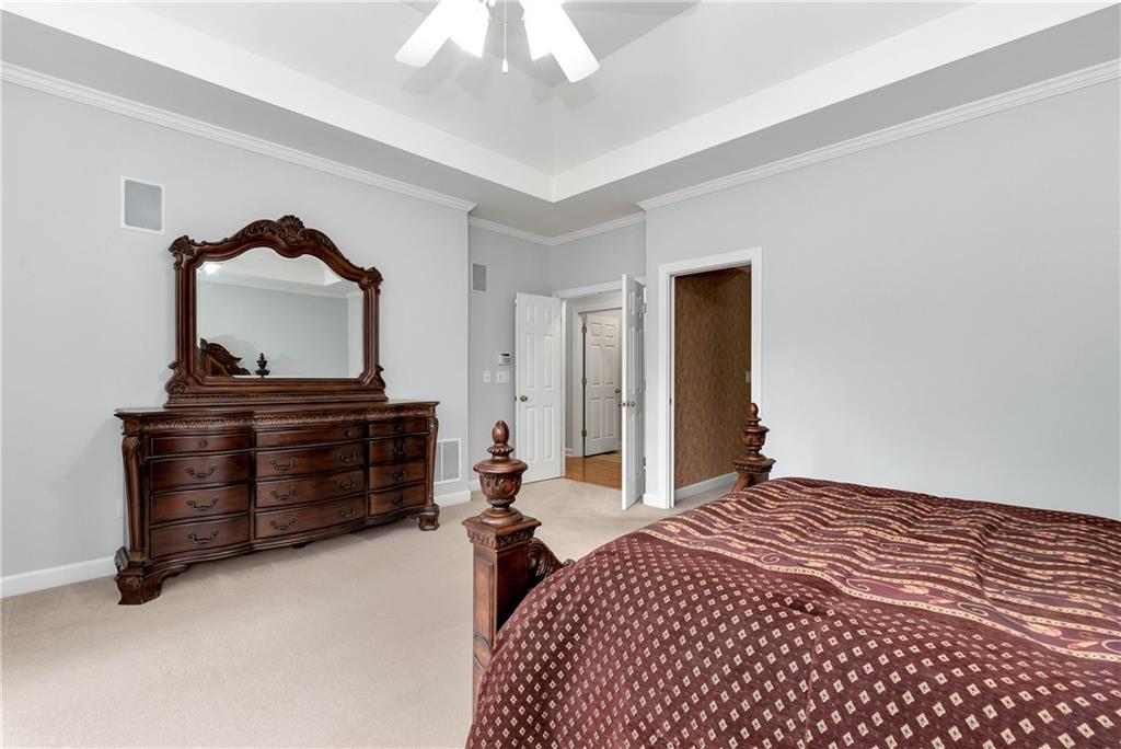 5309 Davenport Manor