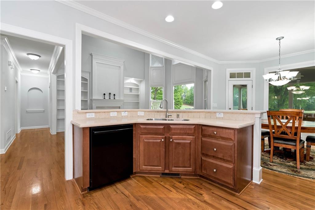 5309 Davenport Manor