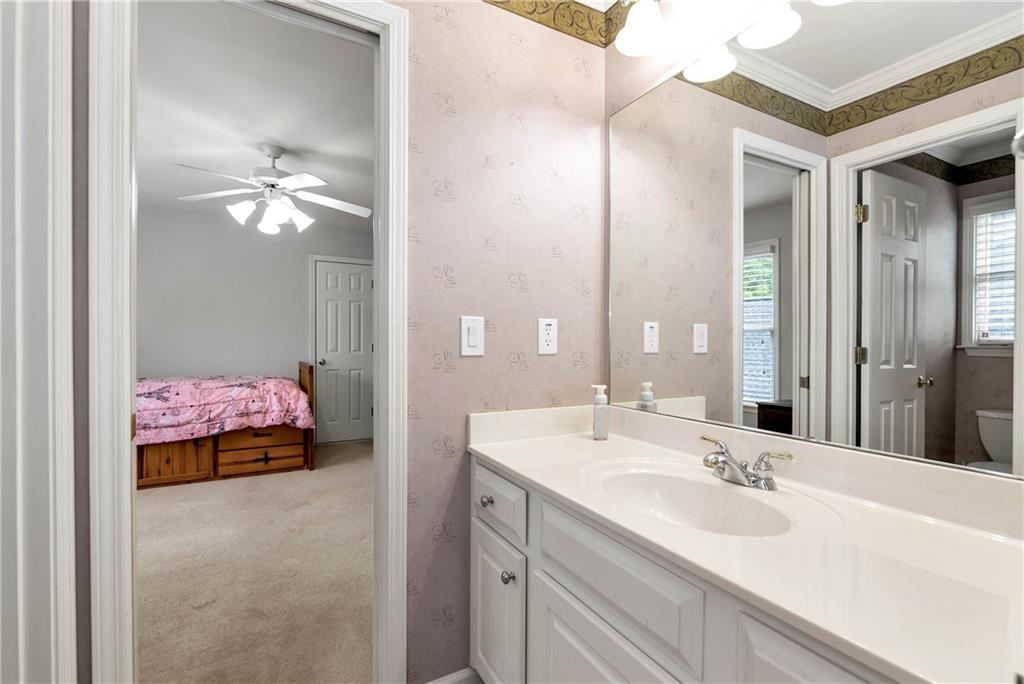 5309 Davenport Manor