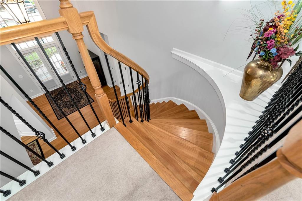 5309 Davenport Manor