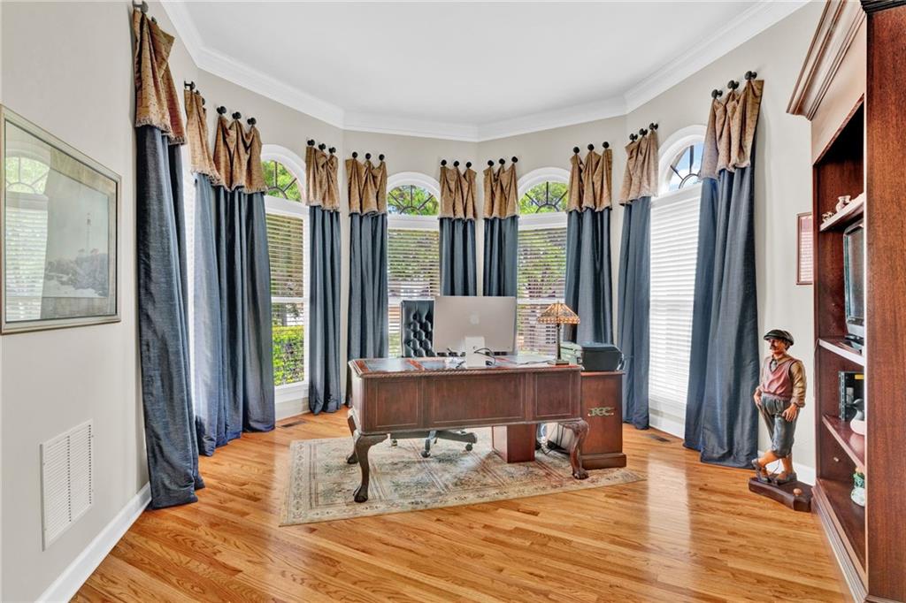 5335 Davenport Manor