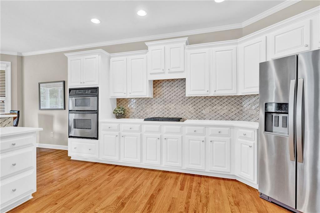 5335 Davenport Manor