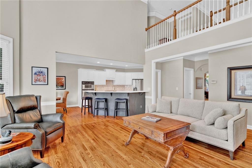 5335 Davenport Manor