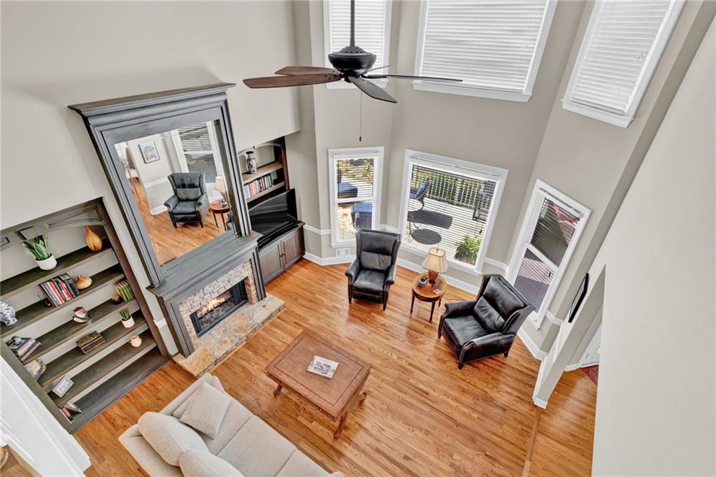 5335 Davenport Manor