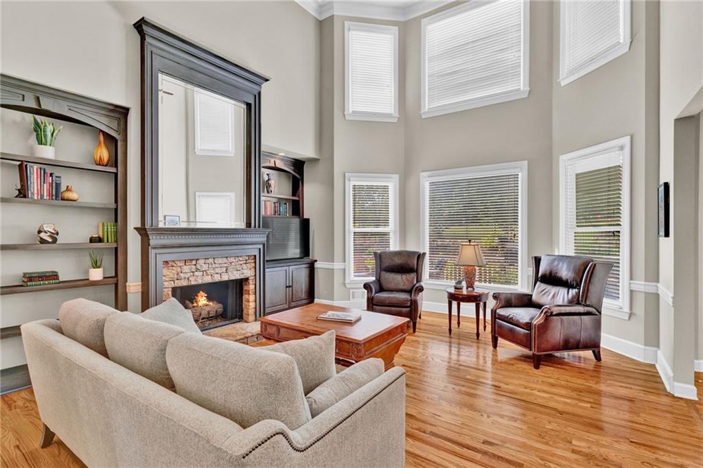 5335 Davenport Manor