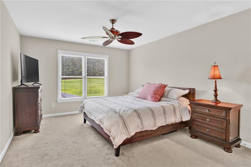5335 Davenport Manor