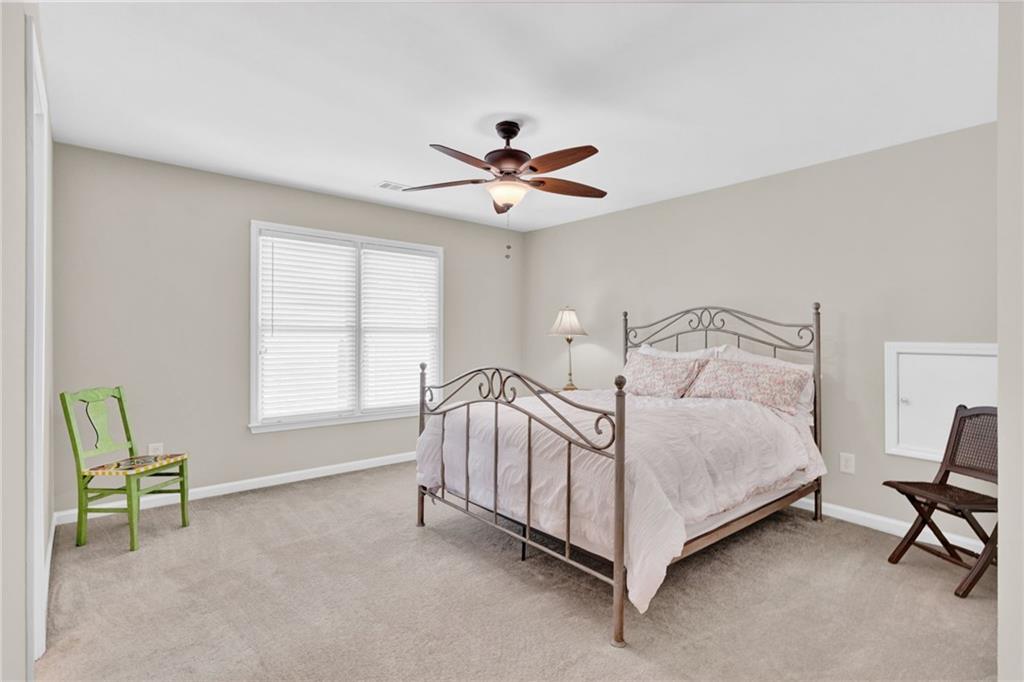 5335 Davenport Manor
