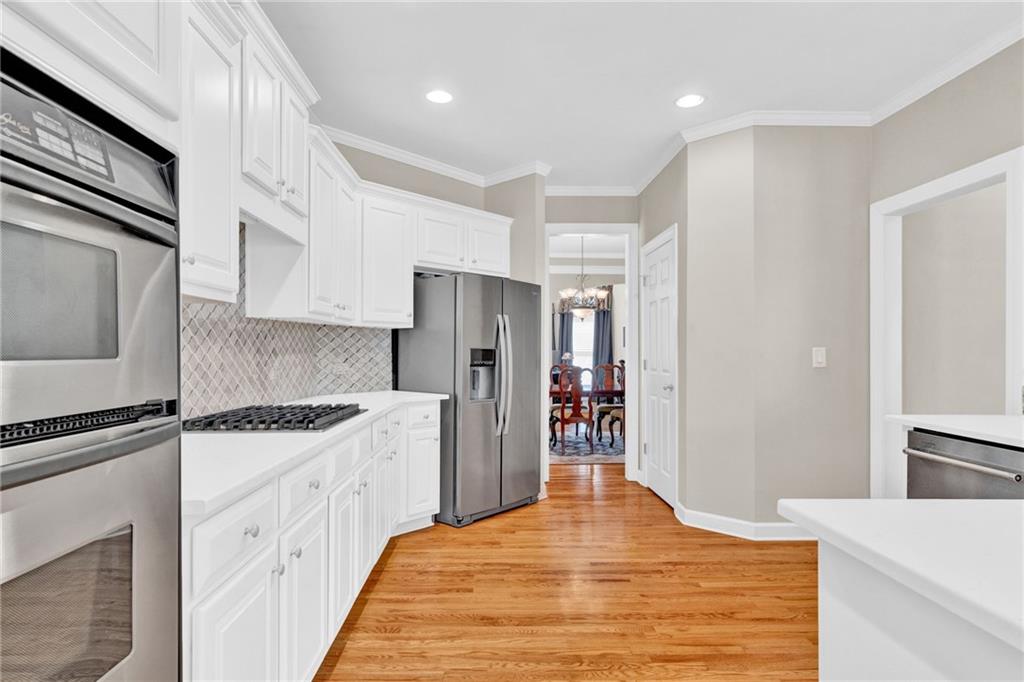 5335 Davenport Manor