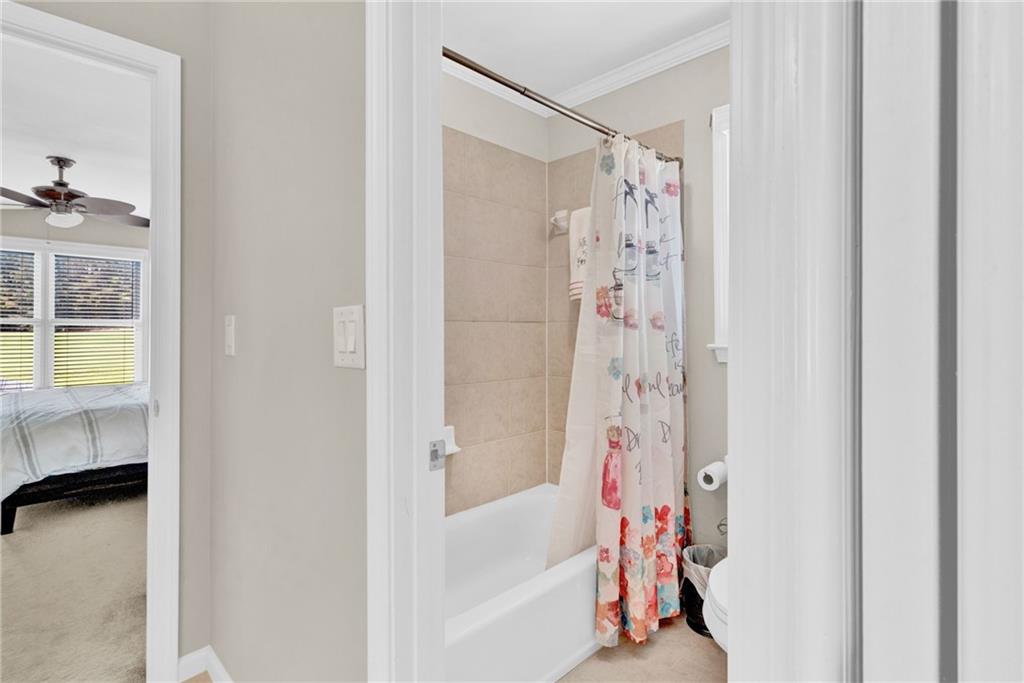 5335 Davenport Manor