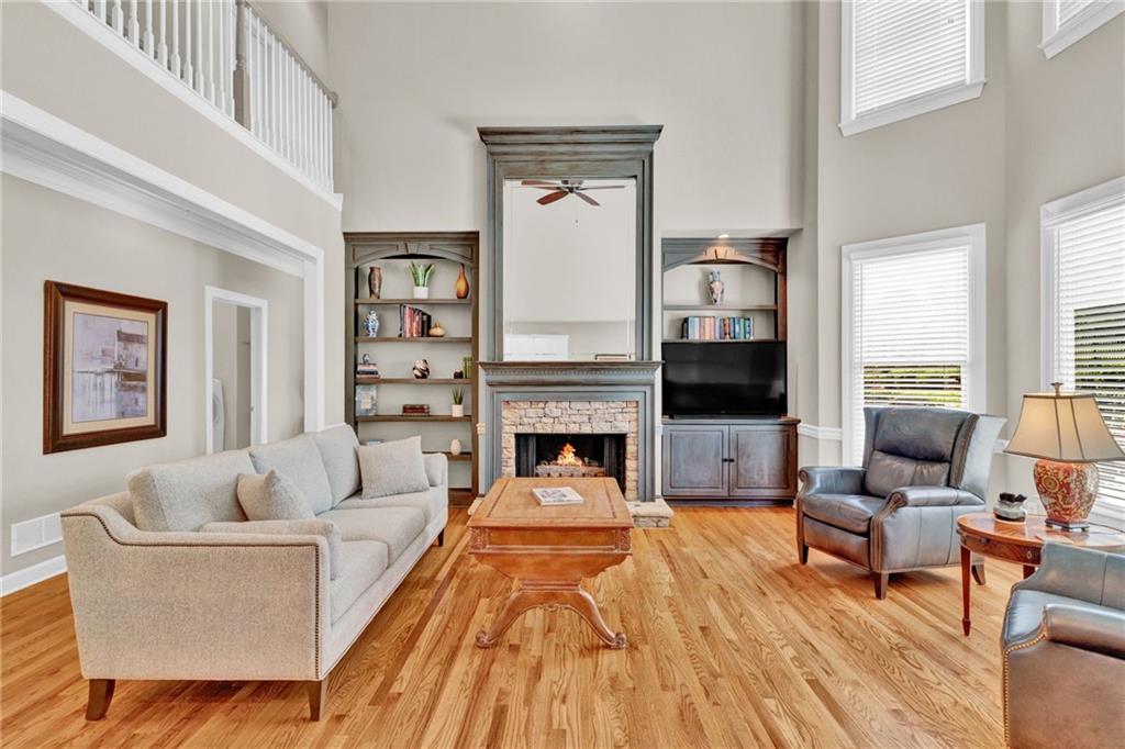 5335 Davenport Manor