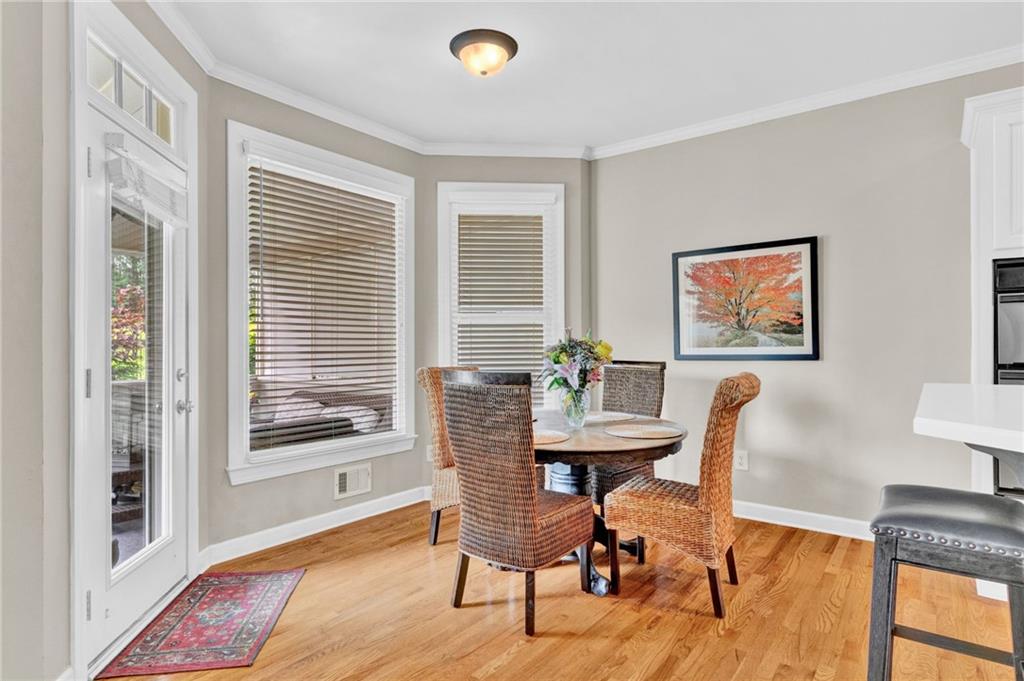 5335 Davenport Manor