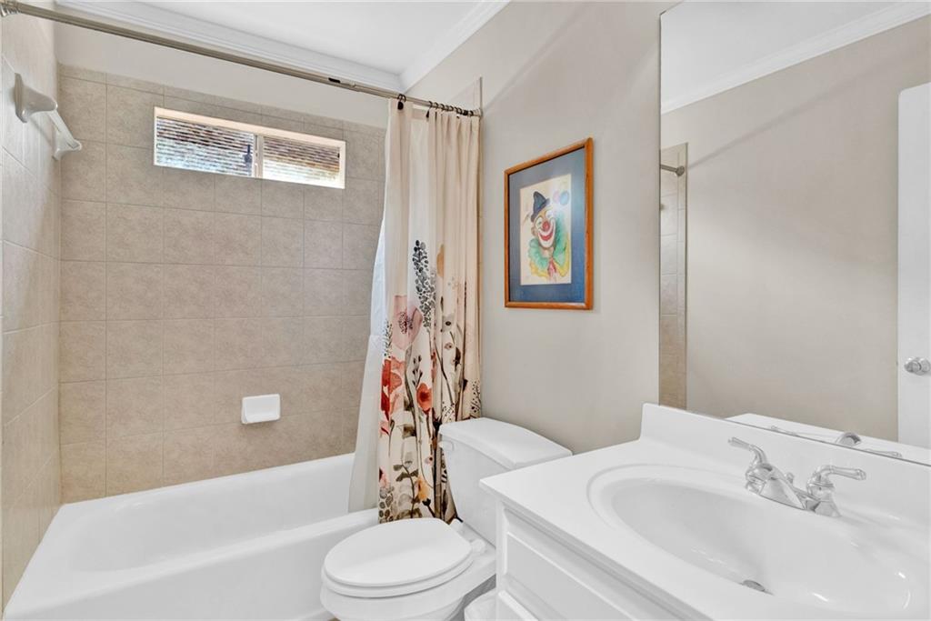 5335 Davenport Manor