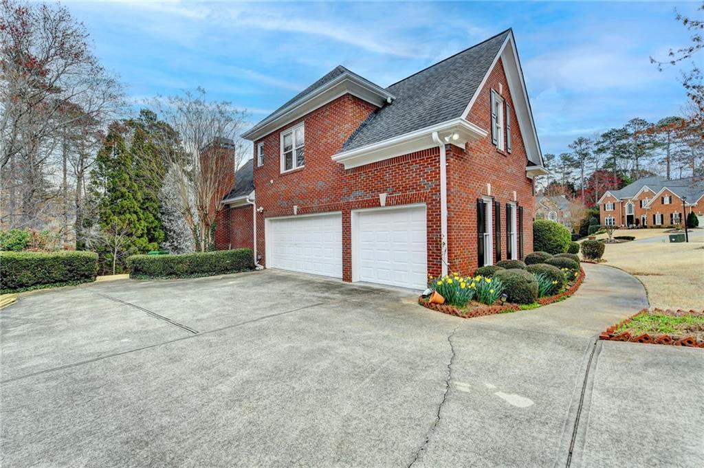 340 Kincardine Way