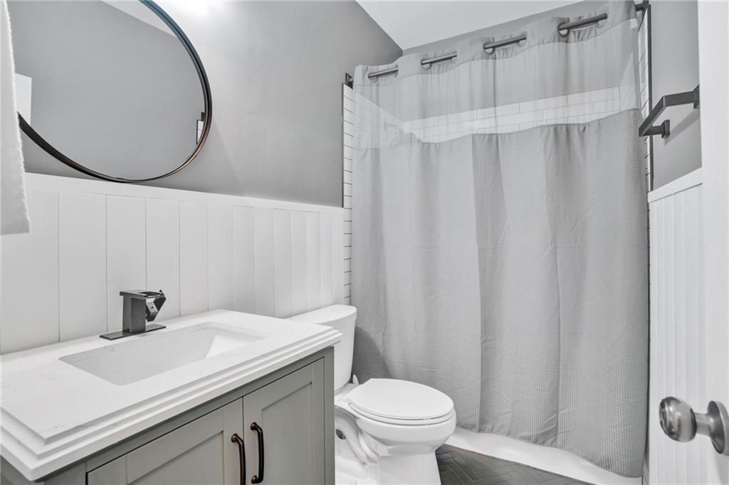 870 River Cliff Court