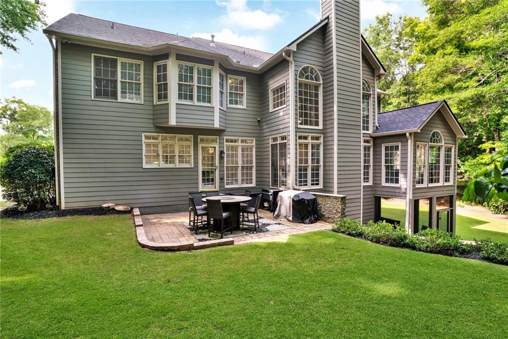 870 River Cliff Court