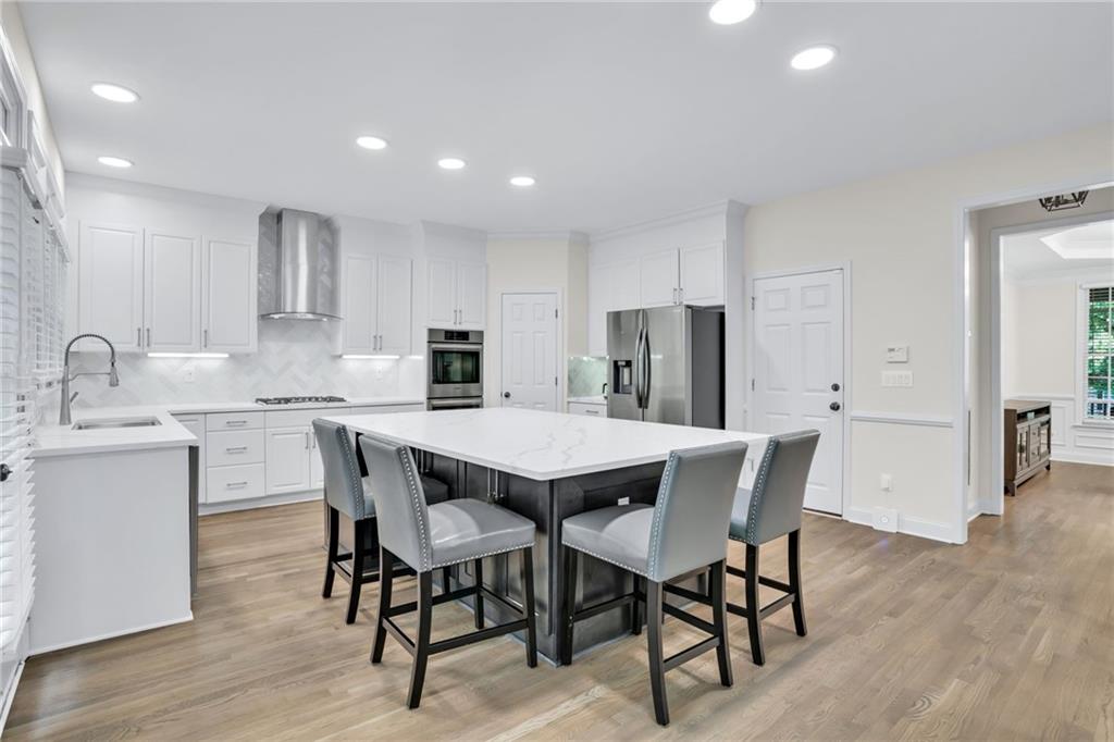 870 River Cliff Court
