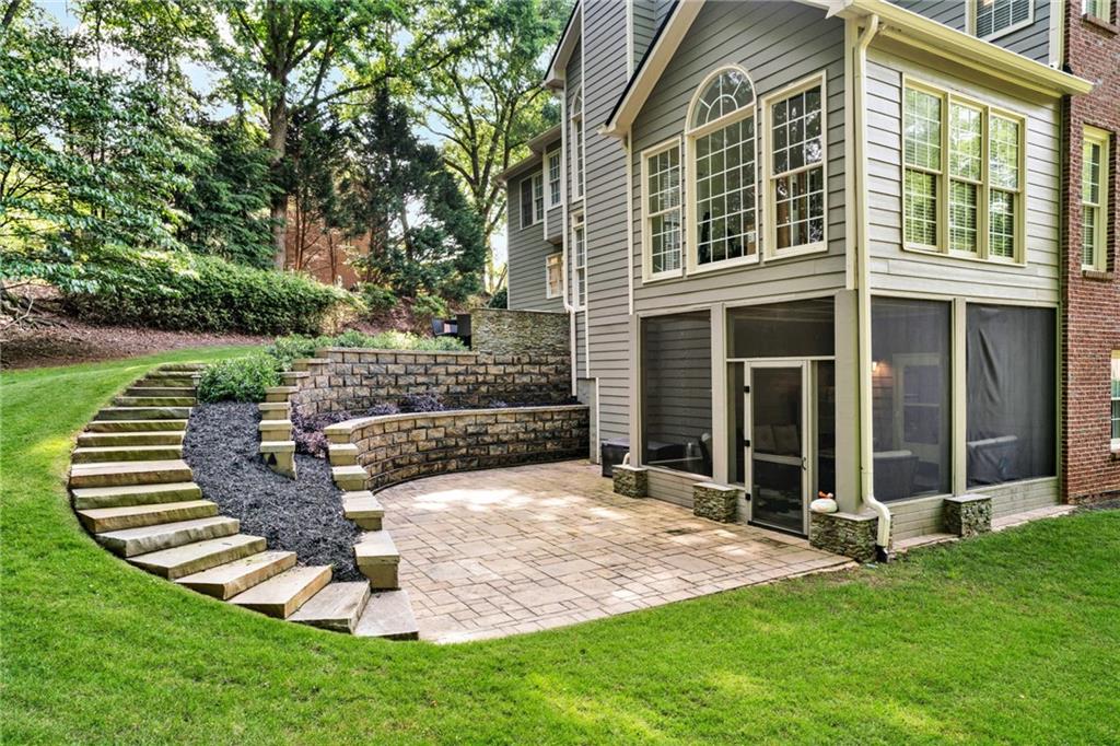 870 River Cliff Court