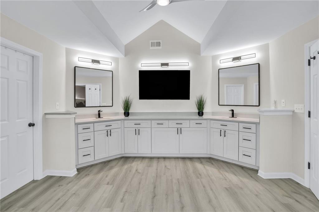 870 River Cliff Court