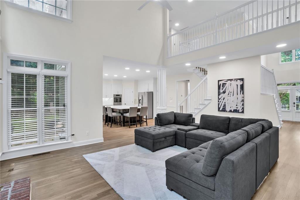 870 River Cliff Court