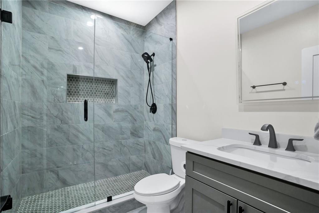 870 River Cliff Court
