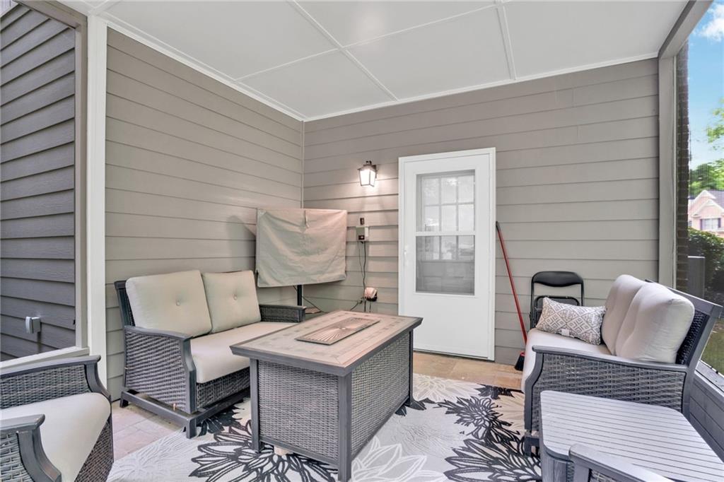 870 River Cliff Court