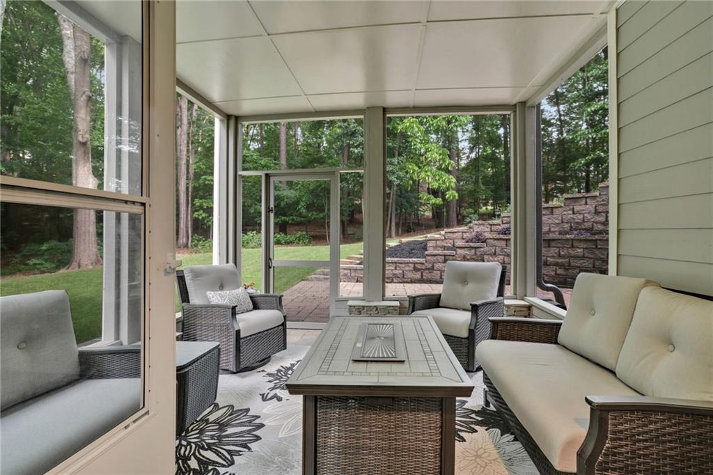 870 River Cliff Court